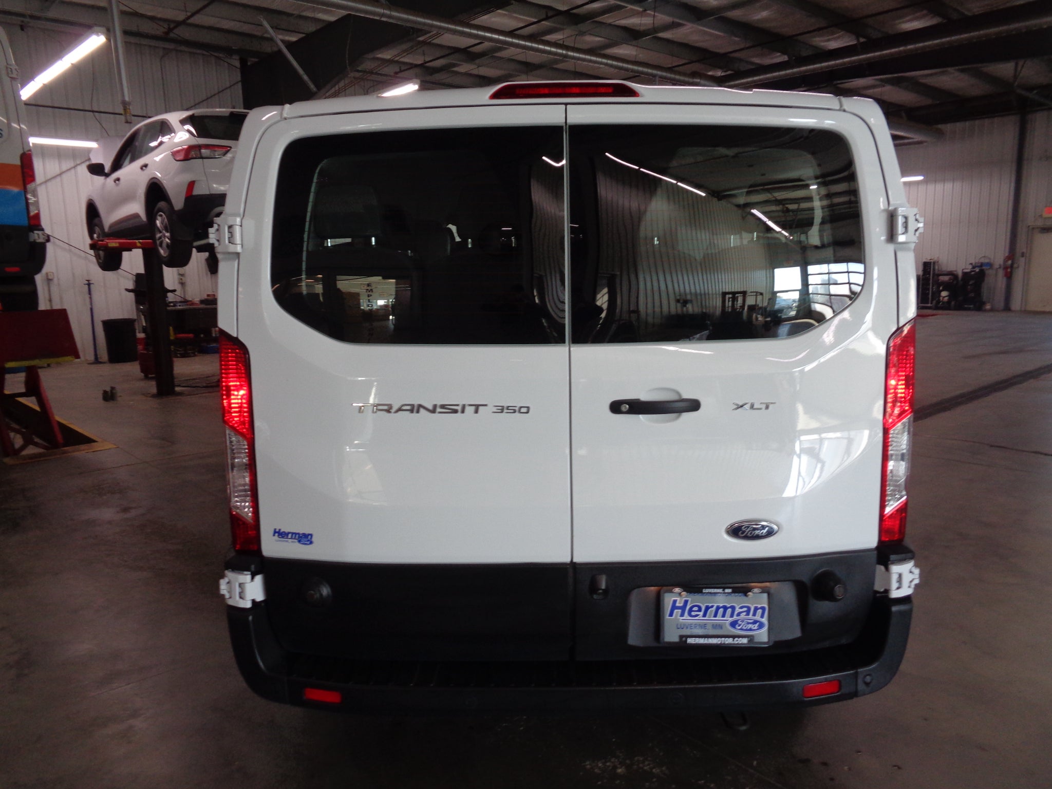 2024 Ford Transit Wagon XLT