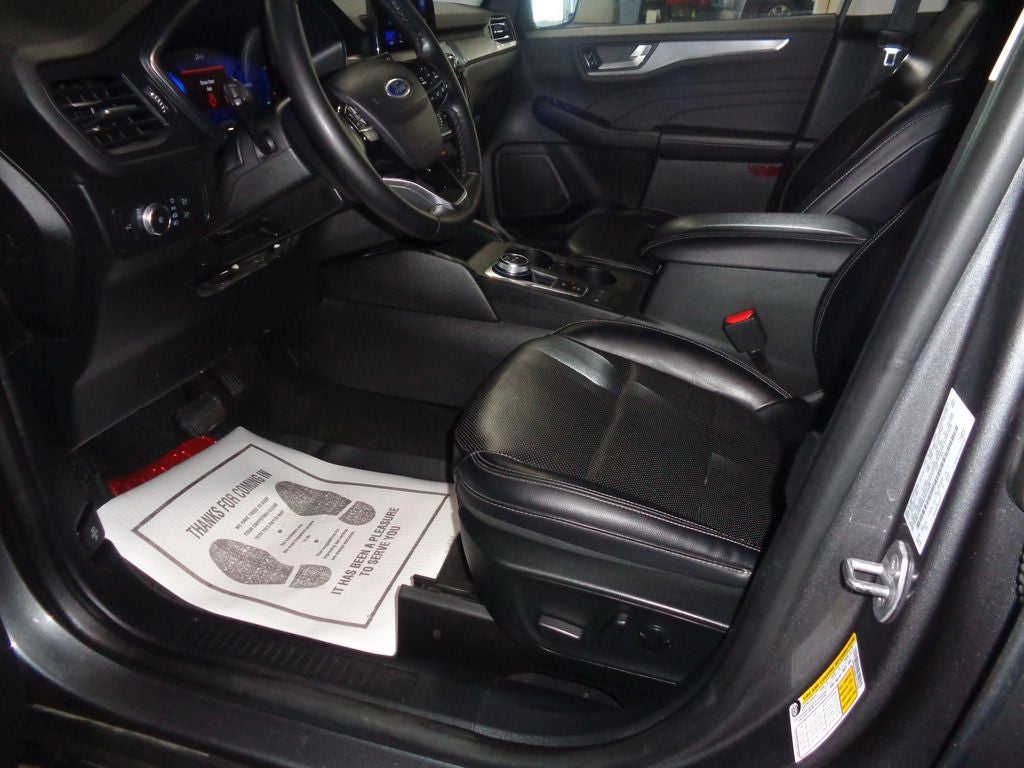 2022 Ford Escape Titanium