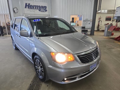2014 Chrysler Town & Country S