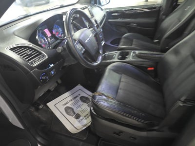 2014 Chrysler Town & Country S