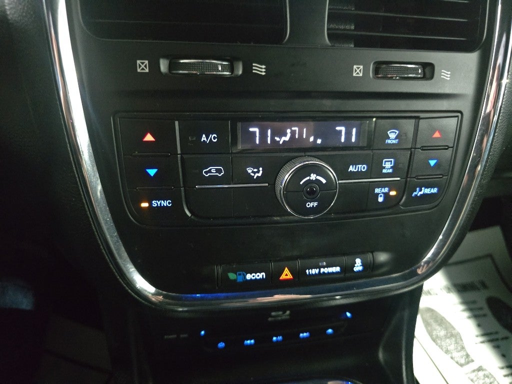 2014 Chrysler Town & Country S