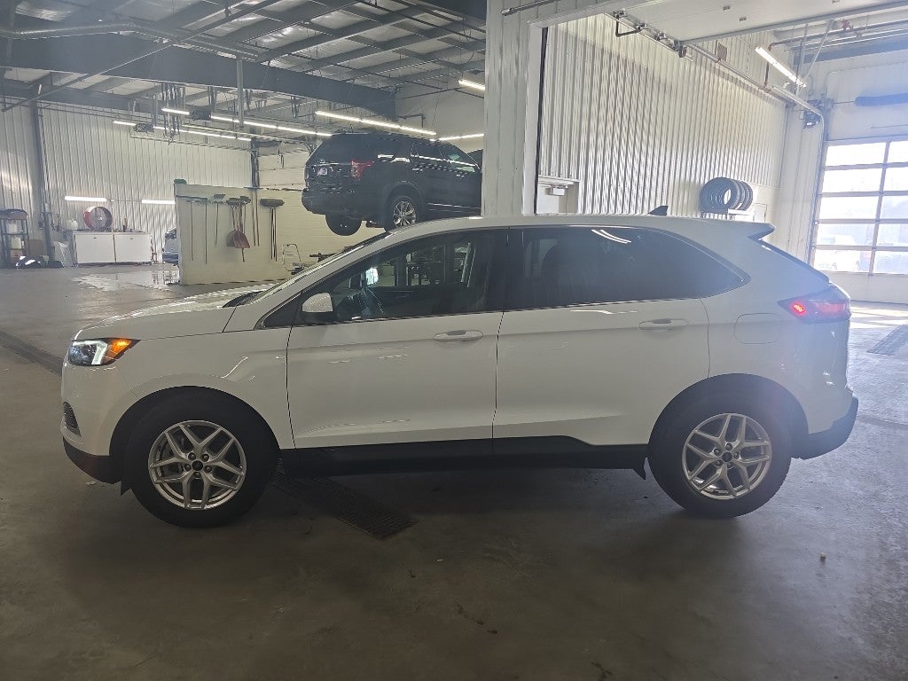 2024 Ford Edge Base