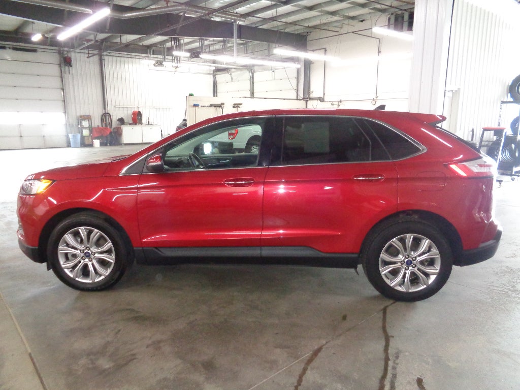 2022 Ford Edge Titanium