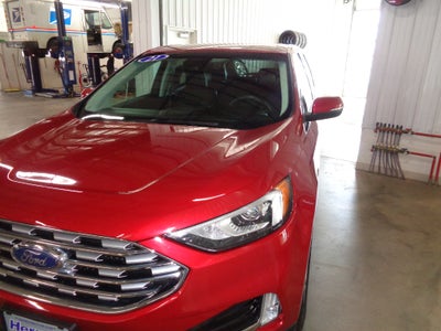 2021 Ford Edge Titanium
